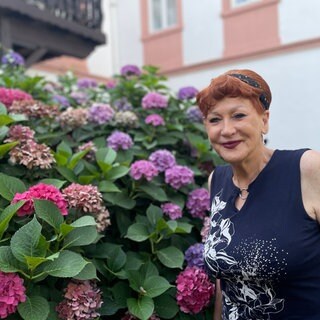 Im Hortensiengarten von Gabriele Geißler-Stahl