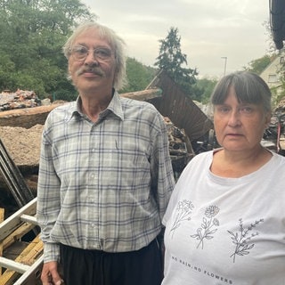 Anka und Thomas Blödorn verbringen jeden Tag auf ihrem Grundstück, um sich den Traum von einem neuen Haus zu erfüllen. Im Dezember 2025 ist ihr altes Haus völlig abgebrannt.