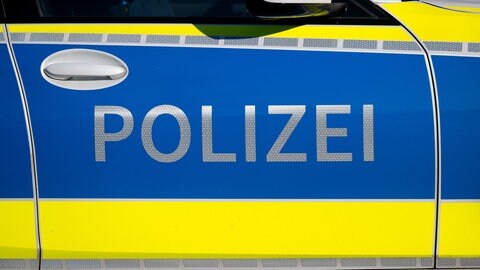 Ein Einsatzfahrzeug der Polizei (Symbolbild).