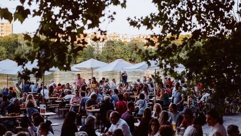 Besucher beim Festival des deutschen Films in Ludwigshafen. Archivbild.