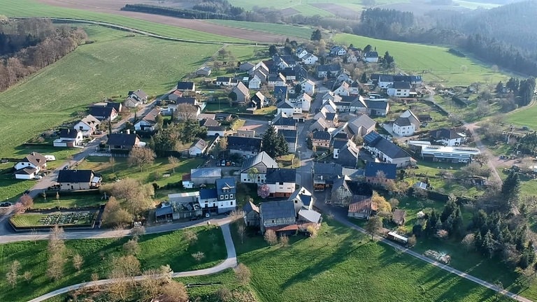 Hierzuland Wohnroth Ortsansicht