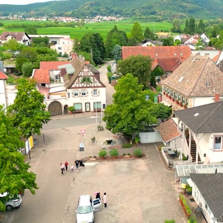 Am Dorfplatz in Hainfeld