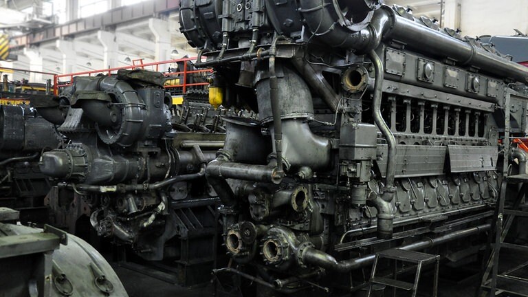 Dieselmotoren im Depot von Daugavpils