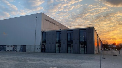 Die Oberschwabenhalle in Ravensburg. Sie Stadt will das sanierungsbedürftige Gebäude in eine Sporthalle umbauen.