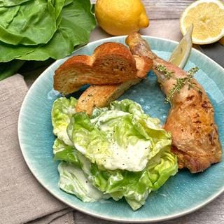 Zitronenhähnchen aus dem Ofen mit Kopfsalat