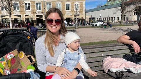 Christina (mit Luna) hat schon öfter erlebt, dass Kinder in Cafés in Stuttgart nicht sehr Willkommen sind.
