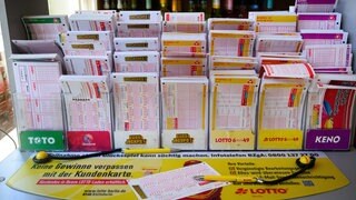 Ein Mann aus dem Kreis Heilbronn hat beim Lotto spielen einen Millionengewinn gemacht. 