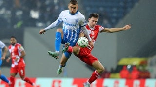 Oleksandr Romanchuk (CS Universitatea Craiova) und William Böving (1. FSV Mainz 05)