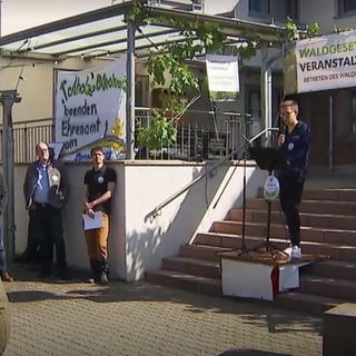 In Steinbach am Donnersberg wurde am Samstag gegen das aktuelle Waldgesetz protestiert.