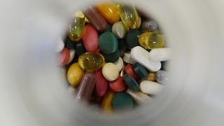 Viele bunte Pillen.
