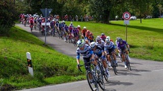 Fahrerinnen beim Women's Cycling Grand Prix 2025