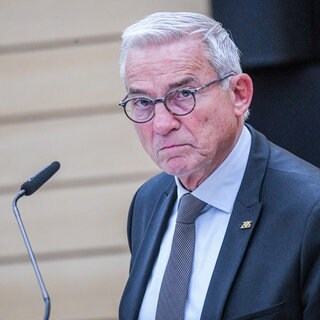 Thomas Strobl (CDU), Landtagspräsident von Baden-Württemberg, sitzt im Landtag. Er droht mit einem Austritt aus der CDU, sollte die Partei mit der AfD zusammenarbeiten.