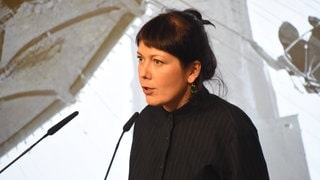 Die Schriftstellerin Dr. Dana von Suffrin