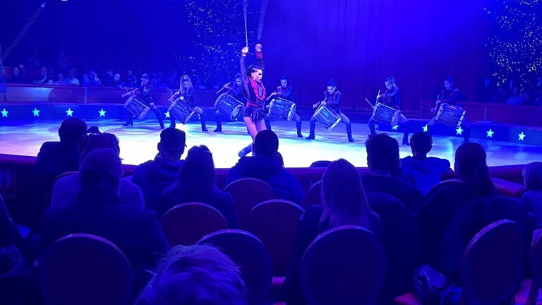 "Revolution the Art of Dance" beim Weltweihanchtscircus 2024