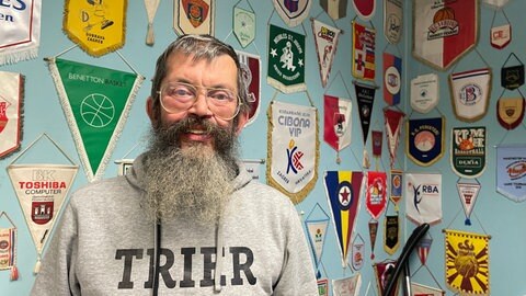 Der Kultmasseur der Trierer Basketballer Aggy Mock bestreitet sein 1111. und letztes Spiel als Betreuer an der Bank.