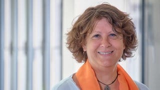 Friederike Dauser ist Reporterin und Redakteurin für Hörfunk und Online beim SWR im Studio Tübingen.