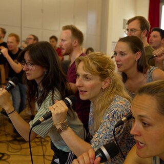Ein A-Capella-Chor bei einer Probe.