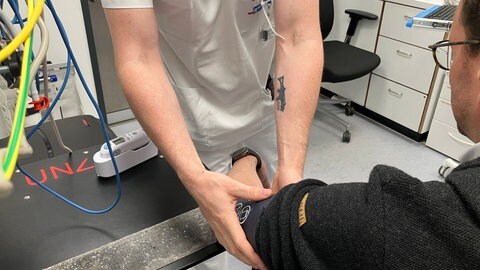 Blutdruck-Messung im Triage-Raum