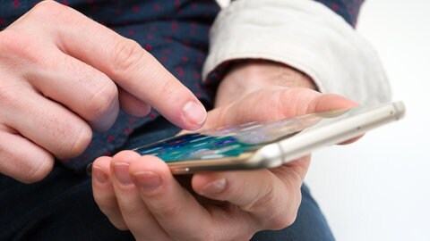 Daten auf dem Handy sichern, bevor das Smartphone entsorgt wird.
