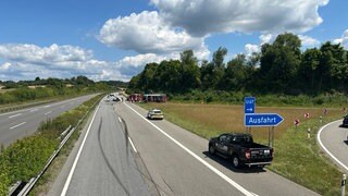 Nach einem Unfall auf der A8 bei Zweibrücken ist die Autobahn gesperrt. 