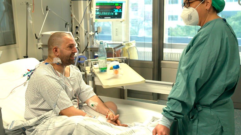SWR Dokureihe "Die Unfallklinik" zeigt den Alltag in der Zentralen Notaufnahme der BG Klinik Ludwigshafen und Hubschrauber-Rettungseinsätze mit Christoph 5