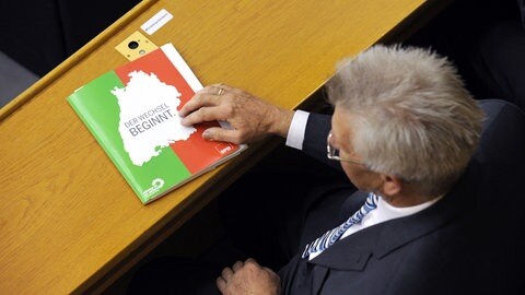 Regierungswechsel: Winfried Kretschmann (Grüne) wird Ministerpräsident
