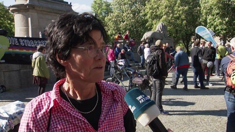 Susanne Lex bei der Gedenkveranstaltung am Karlsplatz