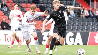 Justin Diehl (VfB Stuttgart 2) bei Schussversuch