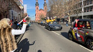 Die Kappenfahrt ist der Abschluss der Straßenfastnacht in der Mainzer Innenstadt. 