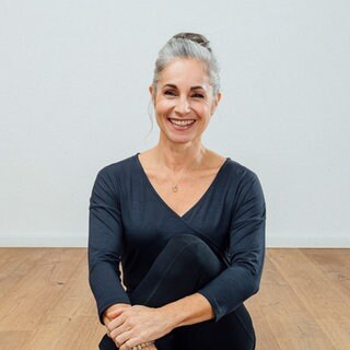 Barbara Decker, Yoga-Lehrerin, Autorin und Best-Ager Model.