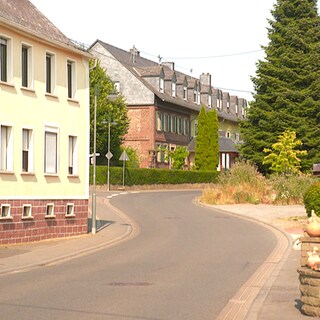 Die Hauptstraße in Woppenroth