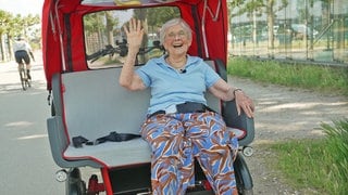Ernalotte in der Rikscha