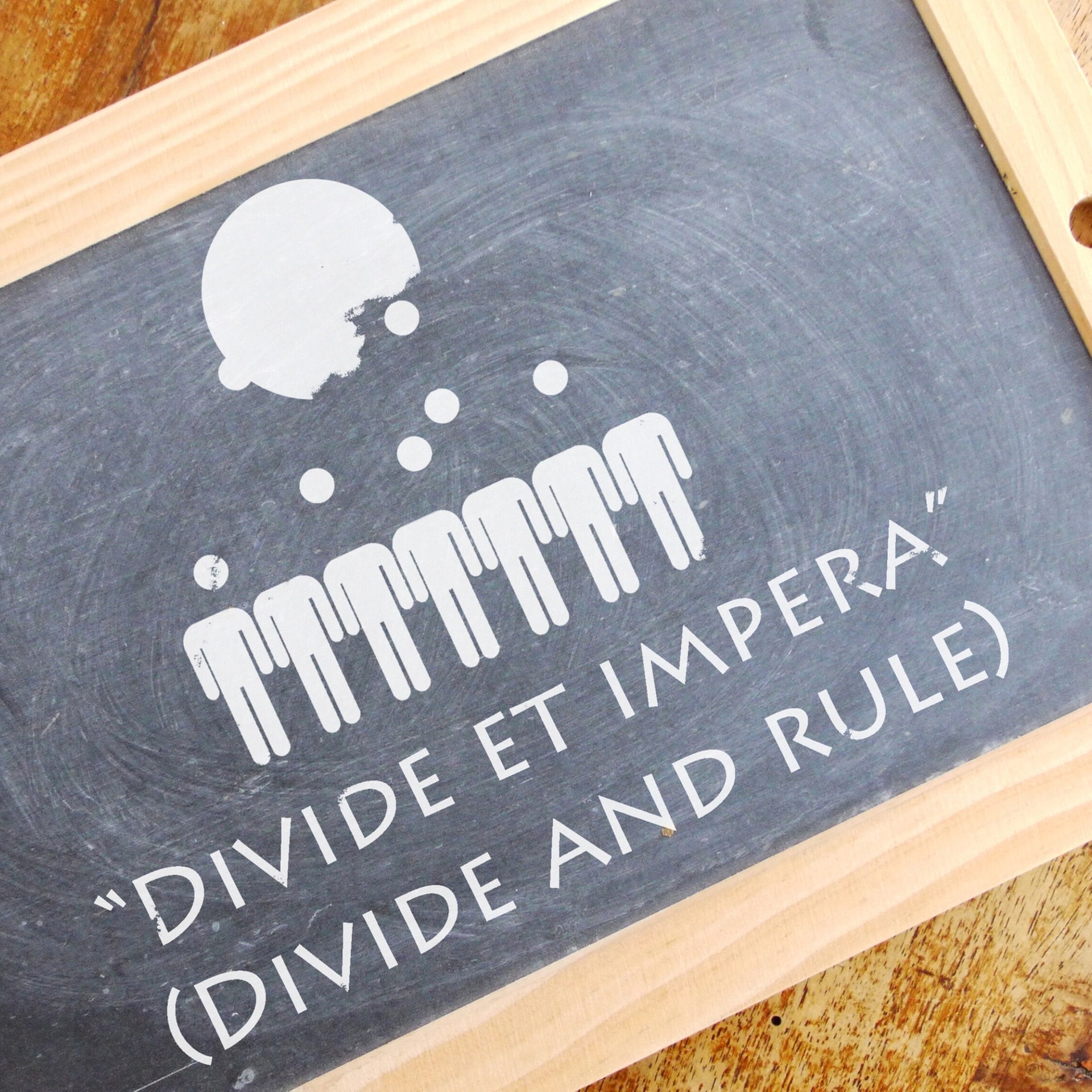 Teile und herrsche – divide et impera: Woher kommt der Gedanke? episode artwork