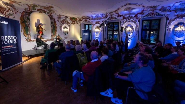 SWR Regiotour: SWR1 Leute mit OB Richard Arnold im Prediger in Schwäbisch Gmünd.