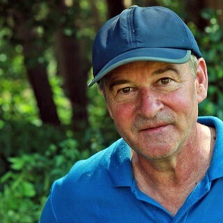 Naturschützer Jürgen Hess im Auwald am Guldenbach
