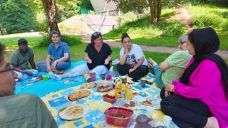 Wie der „Pirmasenser Weg“ Geflüchtete ab Tag 1 unterstützt