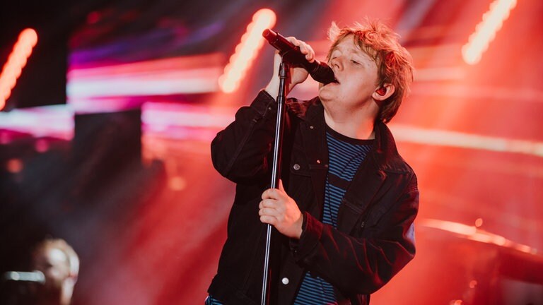 Lewis Capaldi faszinierte das Publikum im Festspielhaus beim 25. SWR3 New Pop Festival. © SWRRonny Zimmermann