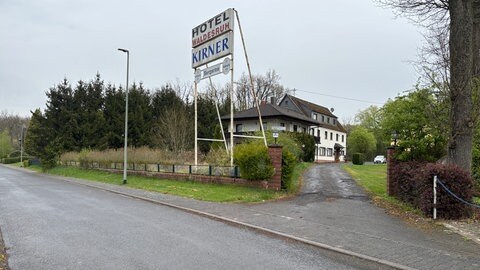 Nach SWR-Informationen betrieb ein chinesischen Investor vom Oak Garden auch ein Hotel mit Restaurant in Hoppstädten-Weiersbach.