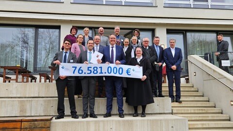 Förderbescheid  für Neubau für Krankenhaus zum guten Hirten