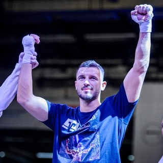 Ardian Krasniqi in Siegerpose