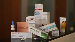 Die Preise von frei verkäuflichen Arzneimitteln aus Onlineshops und der App werden miteinander verglichen.