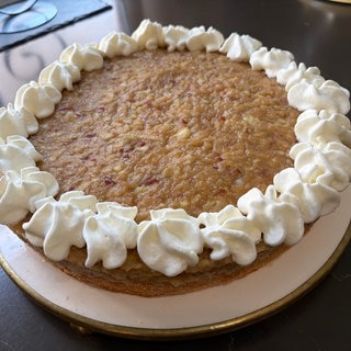 Frische Apfeltorte wie ein Dessert