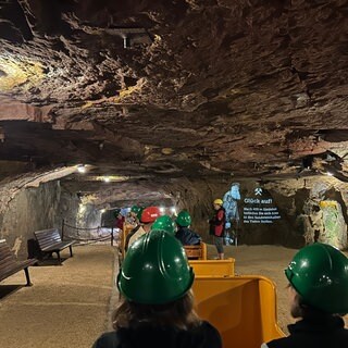 Ein angenehm kühler Ort bei Hitze: das Besucherbergwerk Tiefer Stollen in Aalen (Ostalbkreis).