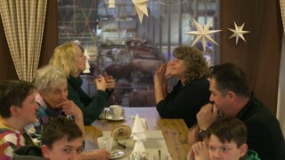 Ein gut besuchtes Cafe