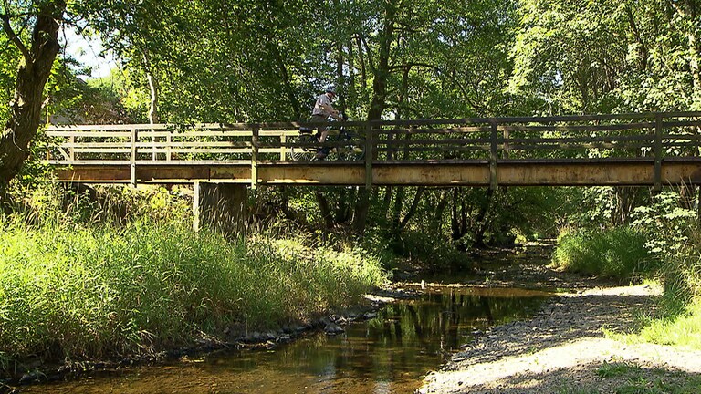 Hierzuland Urb, Holzbrücke