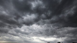 düstere Wolken