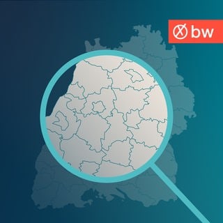Wahlkreiskarte unter einer Lupe als Symbolbild für die Ergebnisse in den Wahlkreisen im SWR Wahlergebnisportal zur Bundestagswahl 2025