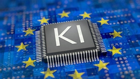 In den USA wurde Meta AI bereits 2023 vorgestellt. Dass das Feature erst jetzt bei uns eingeführt wird liegt an den strengeren Datenschutzbestimmungen in der EU. Hier musste der Facebook-Mutterkonzern noch einiges nachregeln, damit die KI in Europa zugelassen wird.