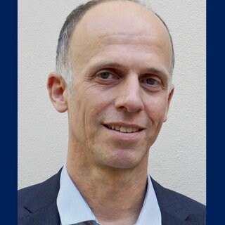 Christoph F. E. Holzhey ist Gründungsdirektor des ICI Berlin Instituts für Kulturforschung, das er seit 2006 leitet.