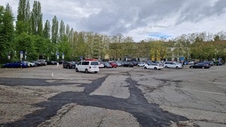 Parkende Autos auf dem Döbele in Konstanz.